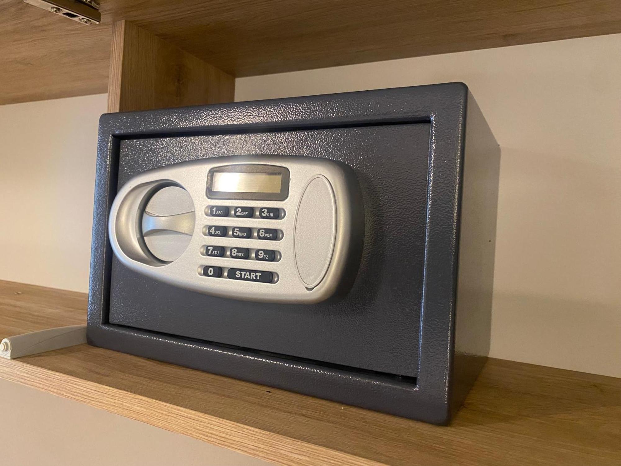 Appartamento Anna - Comfort E Stile In Centro Storico Imola Exteriör bild